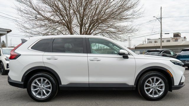 Used 2024 White Honda EX image 5