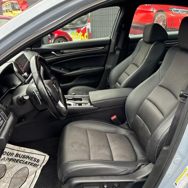 Used 2022 Still Night Pearl Honda Sport image 9