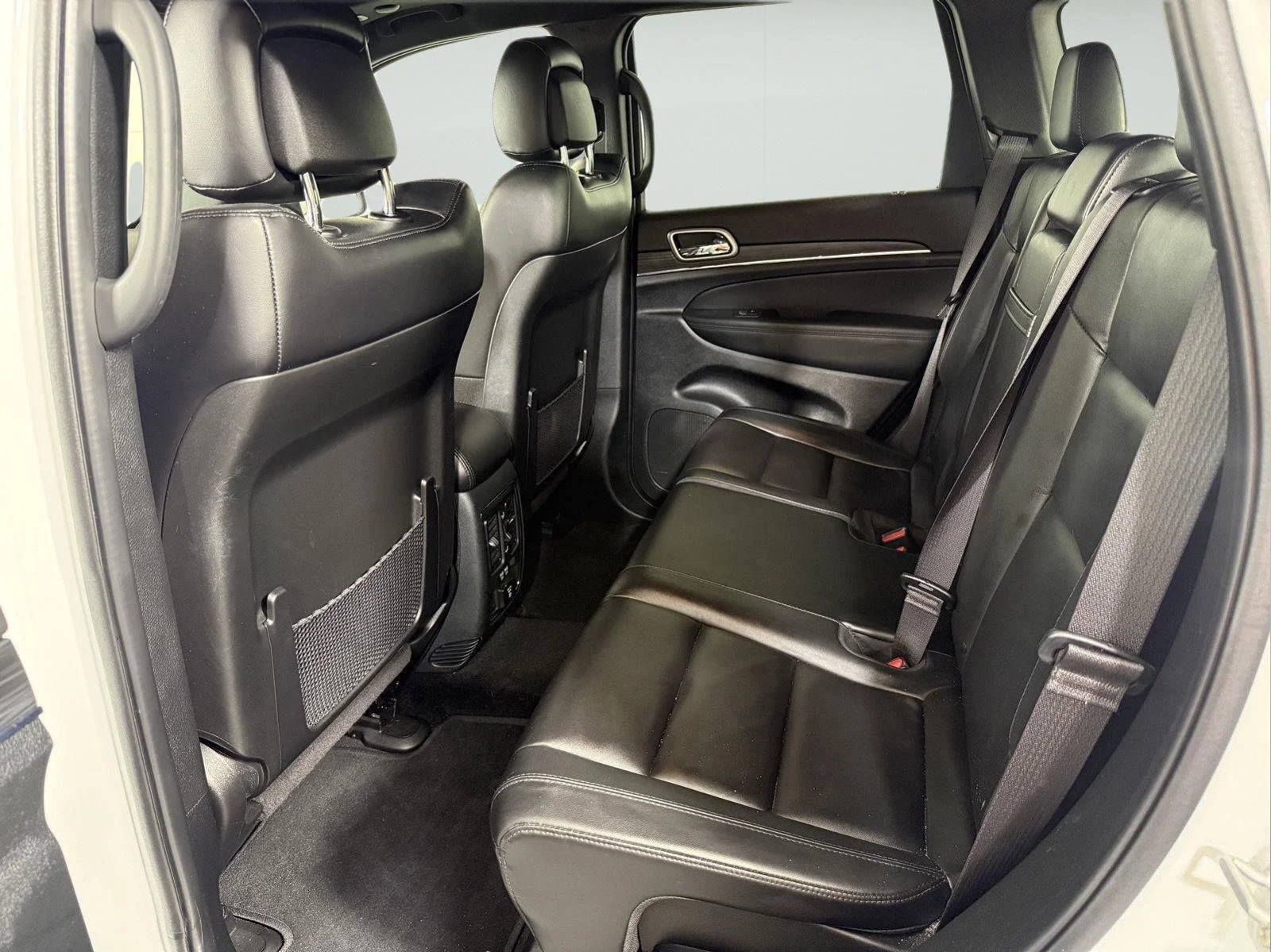 Used 2022 Bright White Clearcoat Jeep Limited image 18