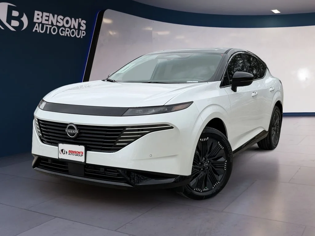New 2026 White Nissan Platinum image 1