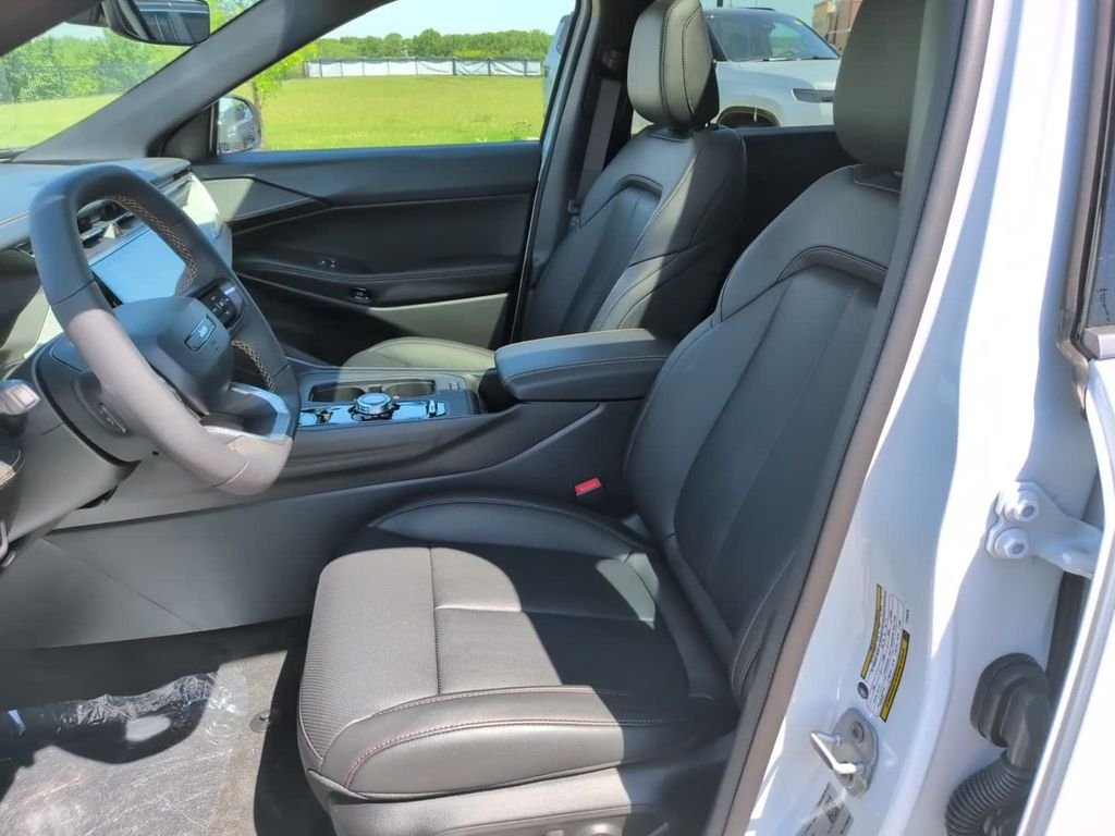 New 2026 White Jeep Laredo image 18