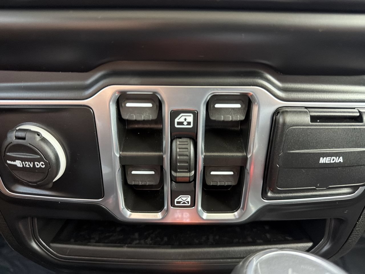 Used 2022 Sting-Gray Clearcoat Jeep Unlimited Sahara image 17