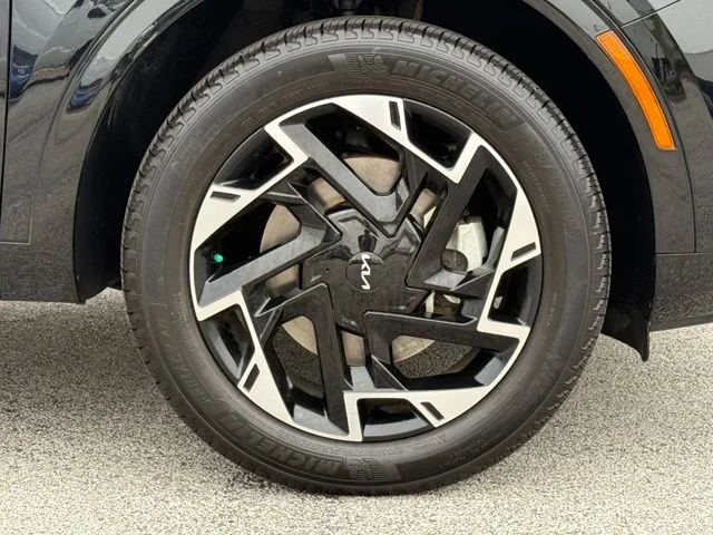 Used 2024 Black Kia SX-Prestige image 10