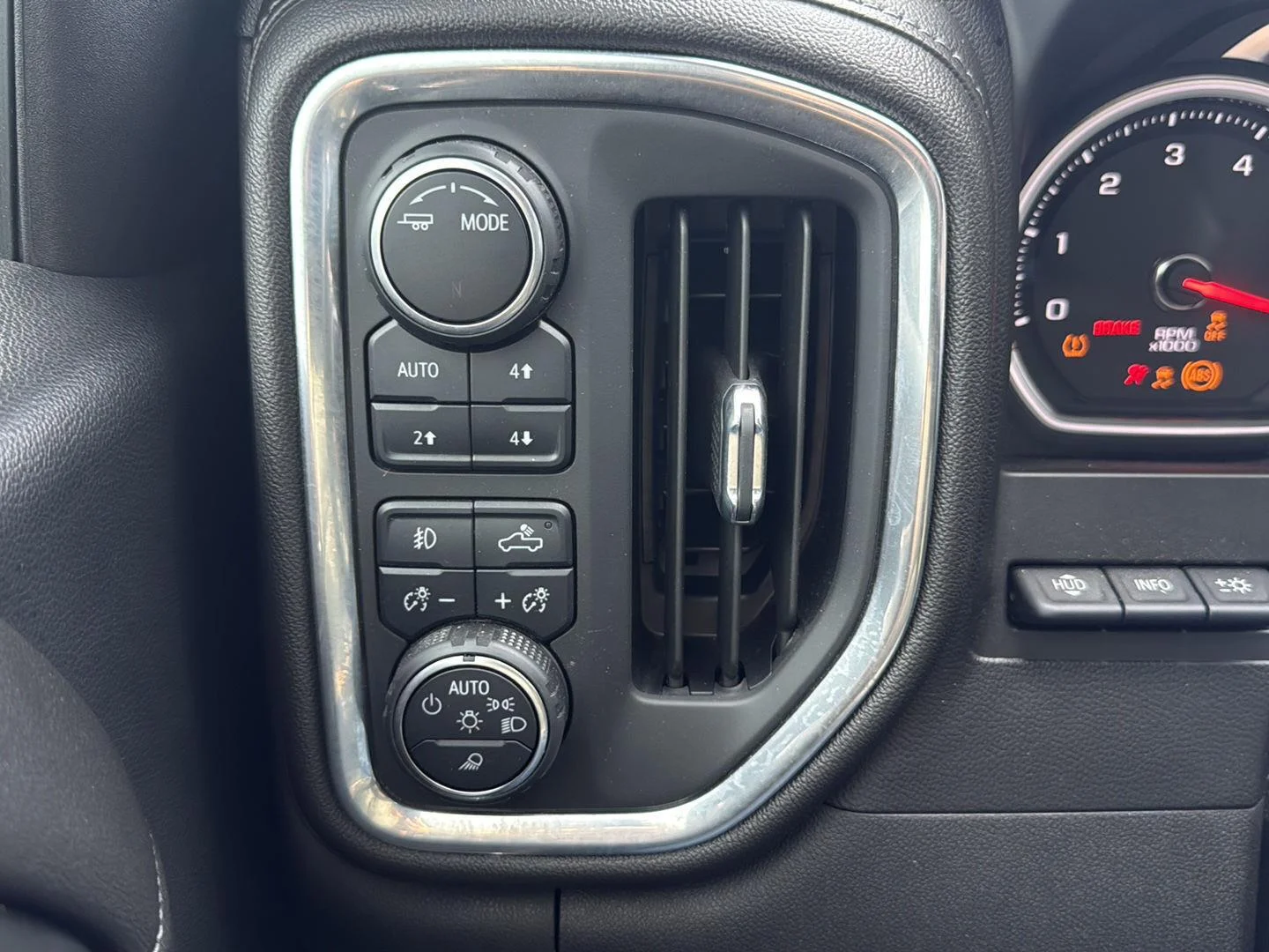 Used 2022 Black Chevrolet High Country image 26