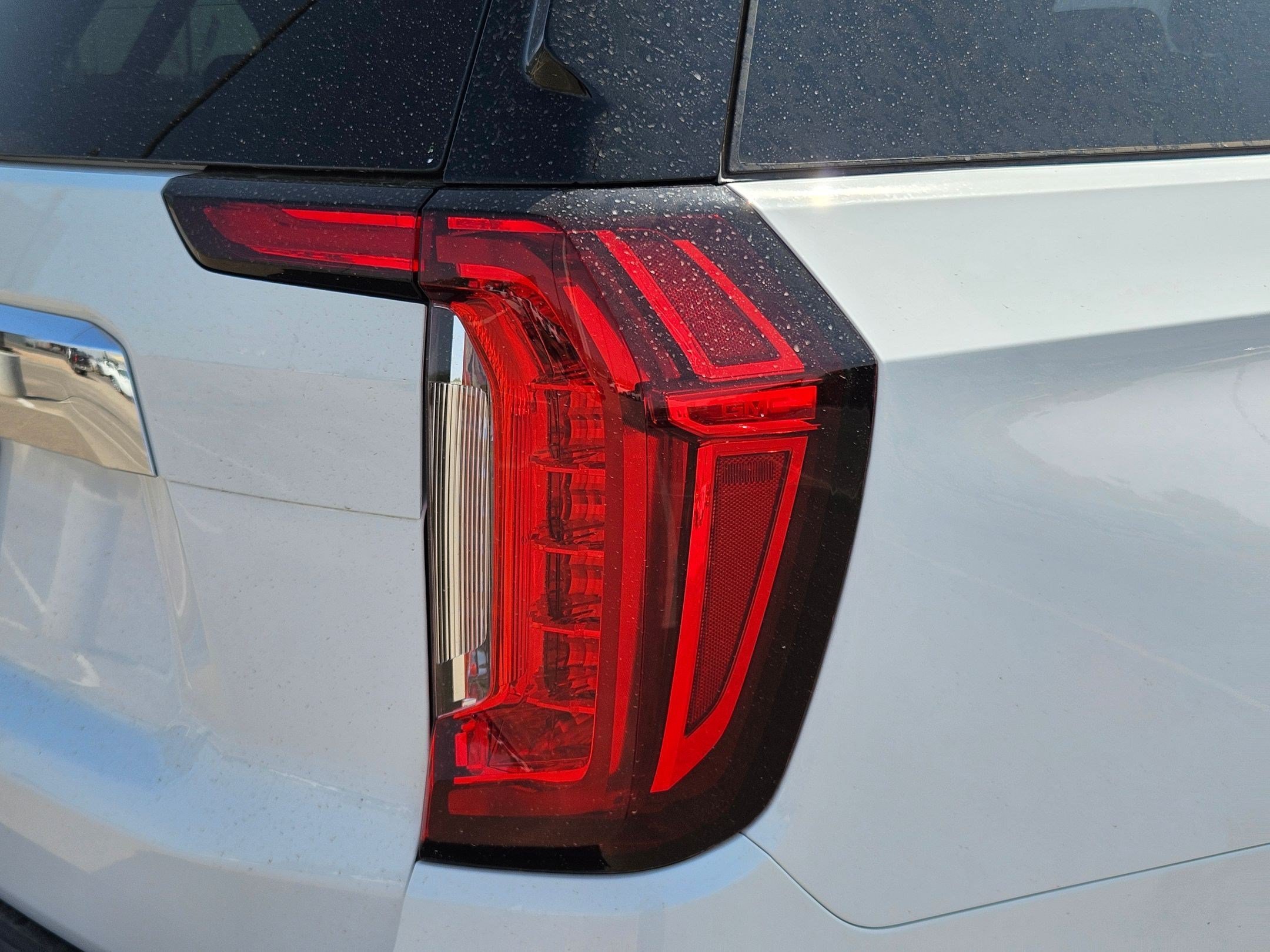 Used 2023 SUMMIT WHITE GMC SLT image 12