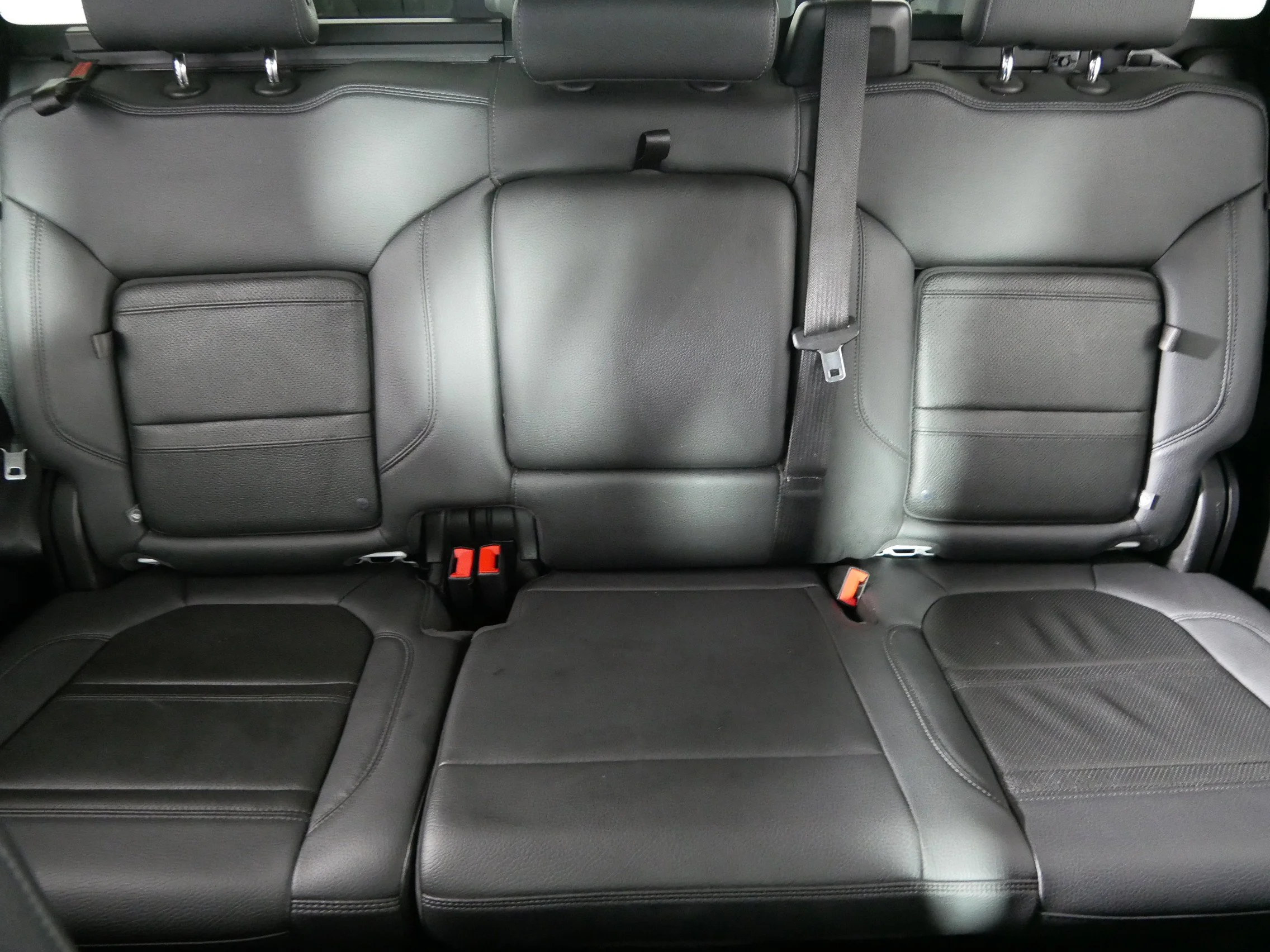 Used 2020 White Frost Tricoat GMC Denali image 13