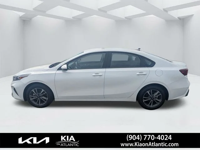 Used 2024 White Kia LXS image 6