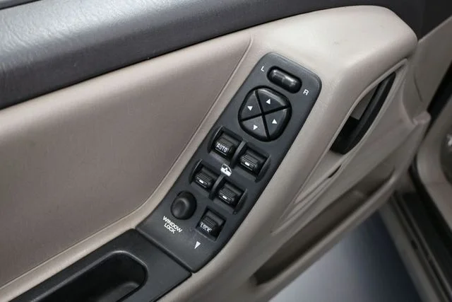 Used 1999 Gray Jeep Laredo image 18