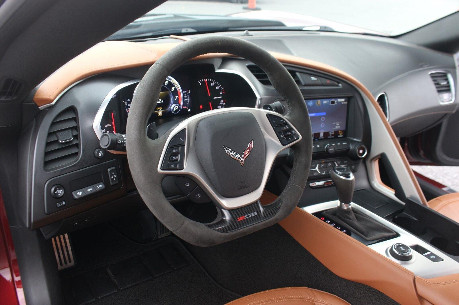 Used 2019 LONG BEACH RED METALLIC TINTCOAT Chevrolet Z06 2LZ image 17
