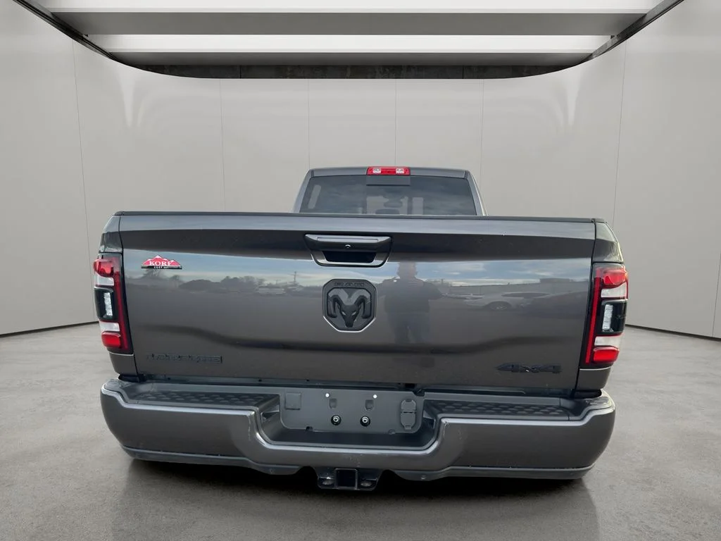 Used 2022 Granite Crystal Metallic Clearcoat Ram Laramie image 4