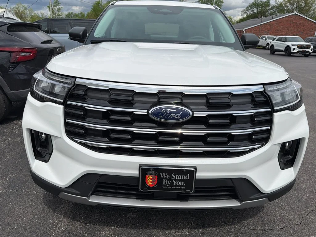 New 2026 Star White Metallic Tri-Coat Ford Active image 7