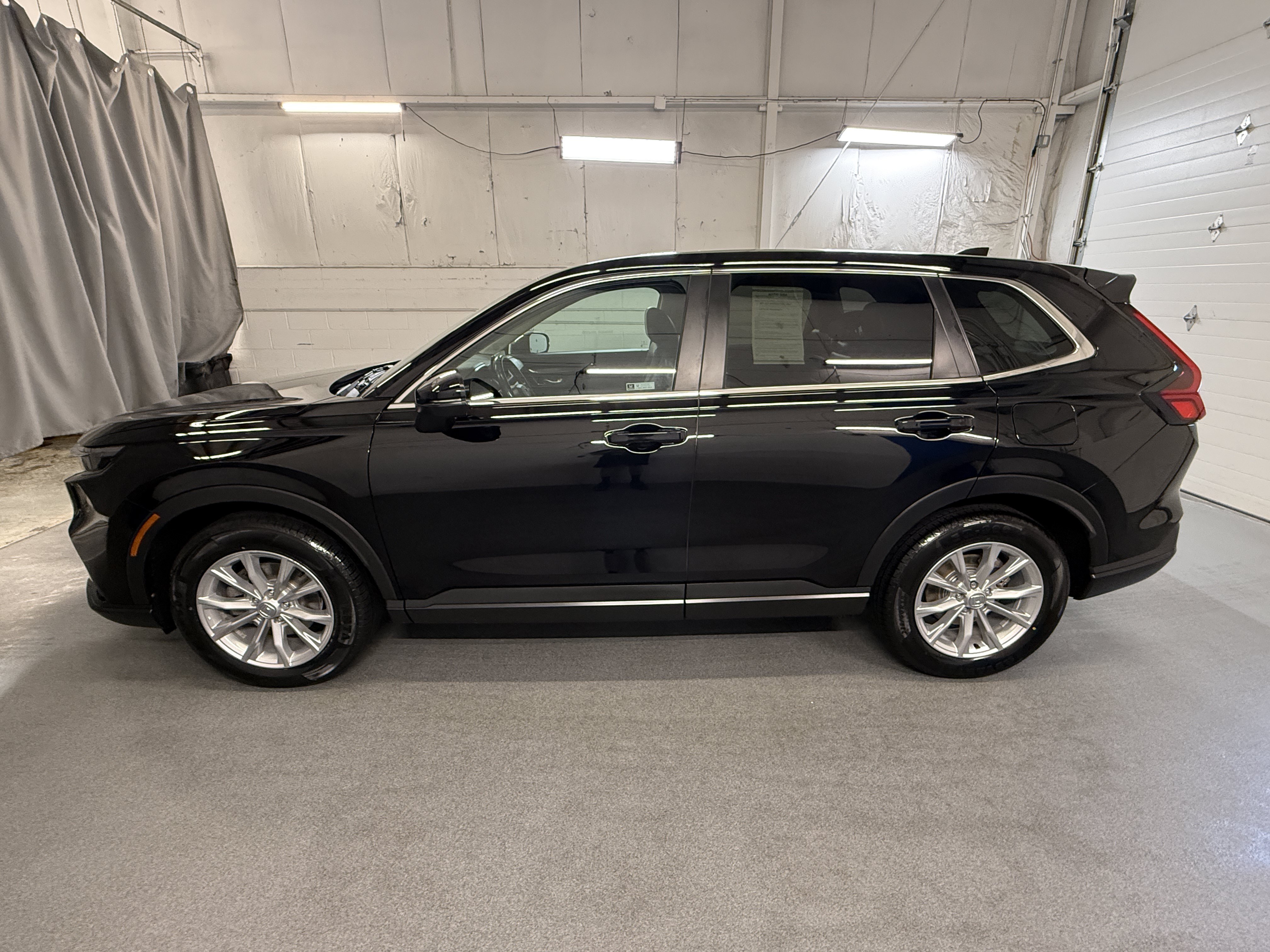 Certified Used 2024 Crystal Black Pearl Honda EX-L image 29