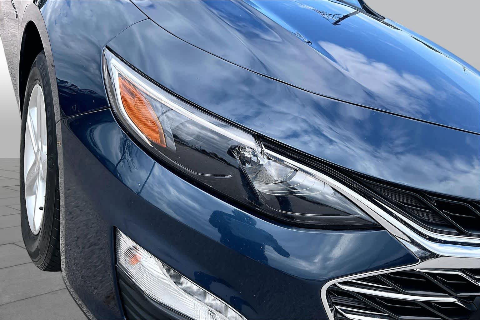 Used 2022 Northsky Blue Metallic Chevrolet LT image 28