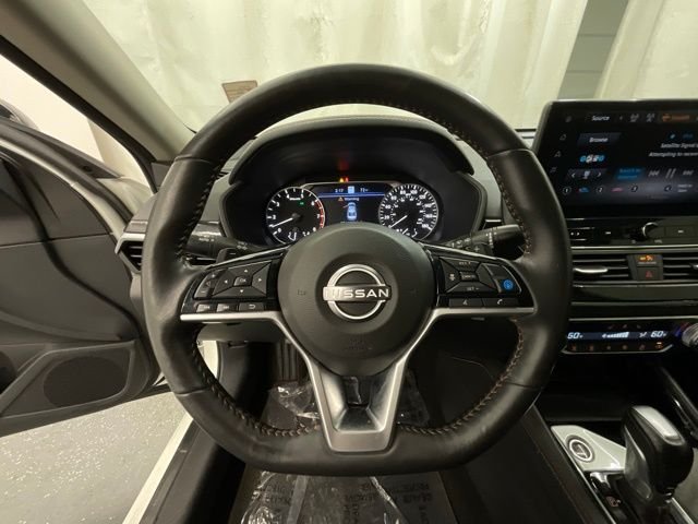 Used 2023 White Nissan 2.0 SR image 11