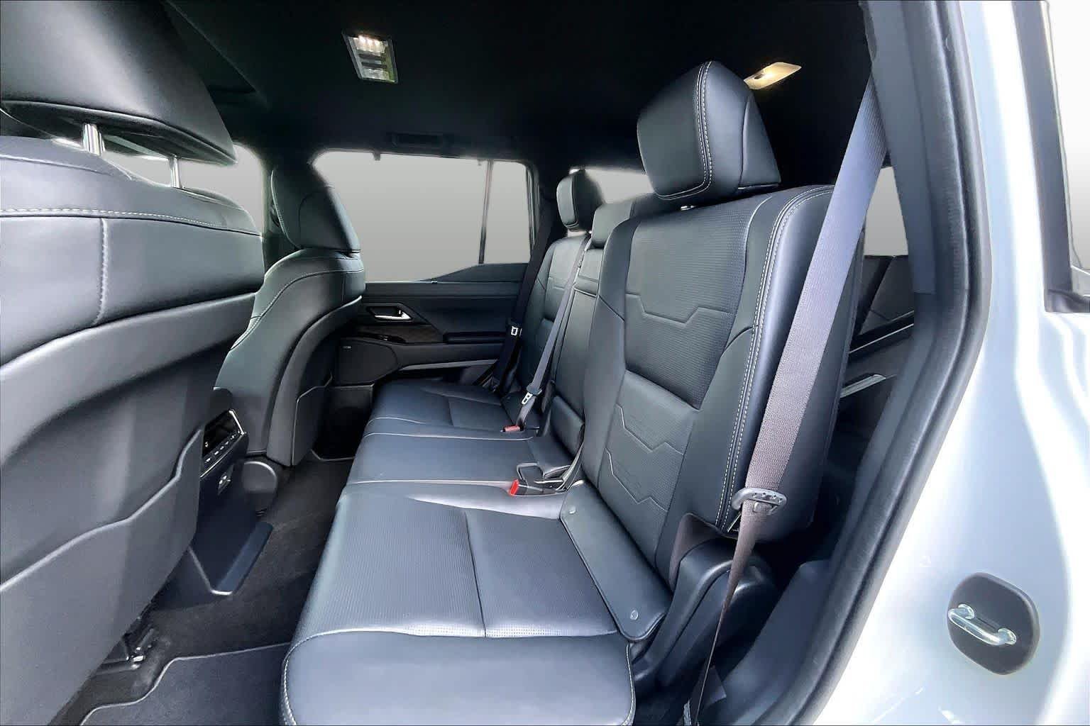 Used 2026 Eminent White Pearl Lexus Luxury image 21