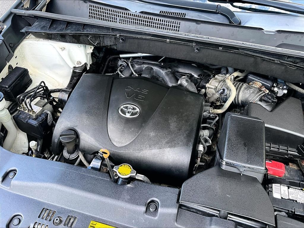 Used 2017 Blizzard Pearl Toyota LE image 36