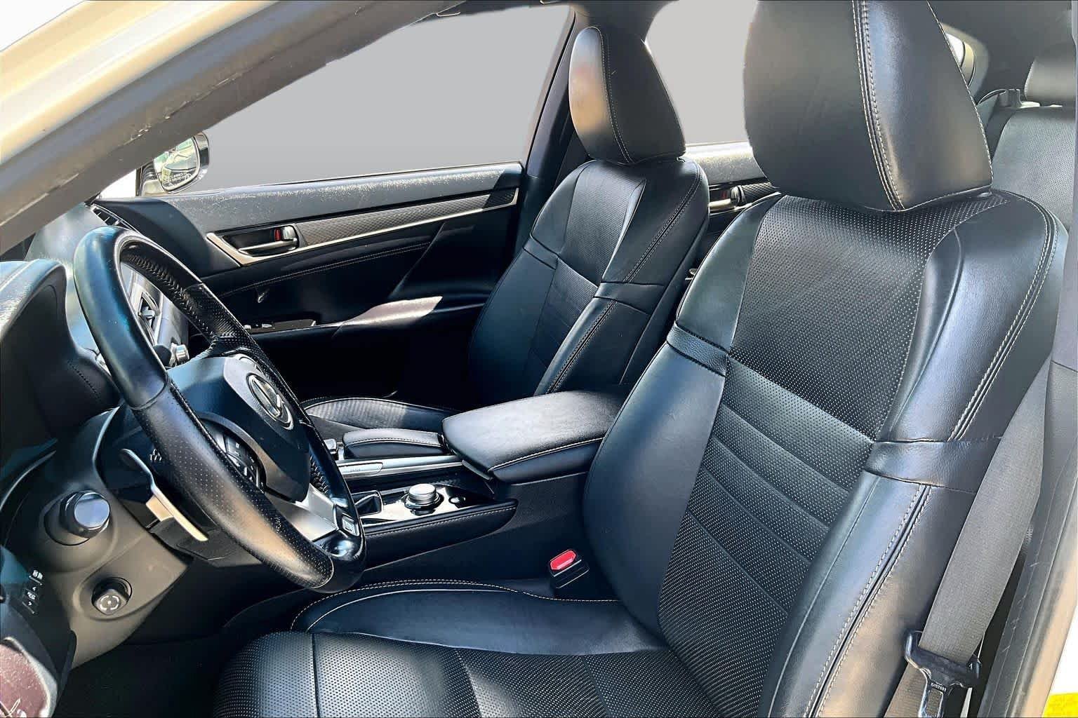Used 2016 Ultra White Lexus F Sport image 8