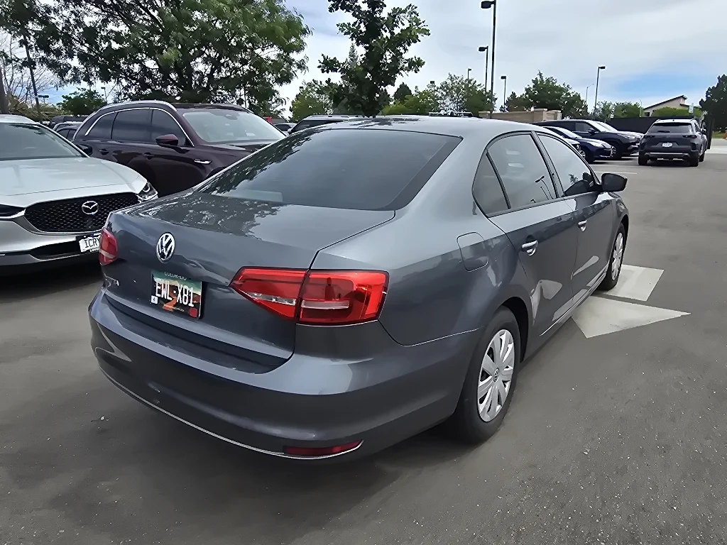 Used 2015 Platinum Gray Metallic Volkswagen 2.0L S image 15