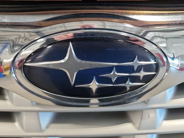 Used 2011 Sage Green Metallic Subaru 2.5X image 30