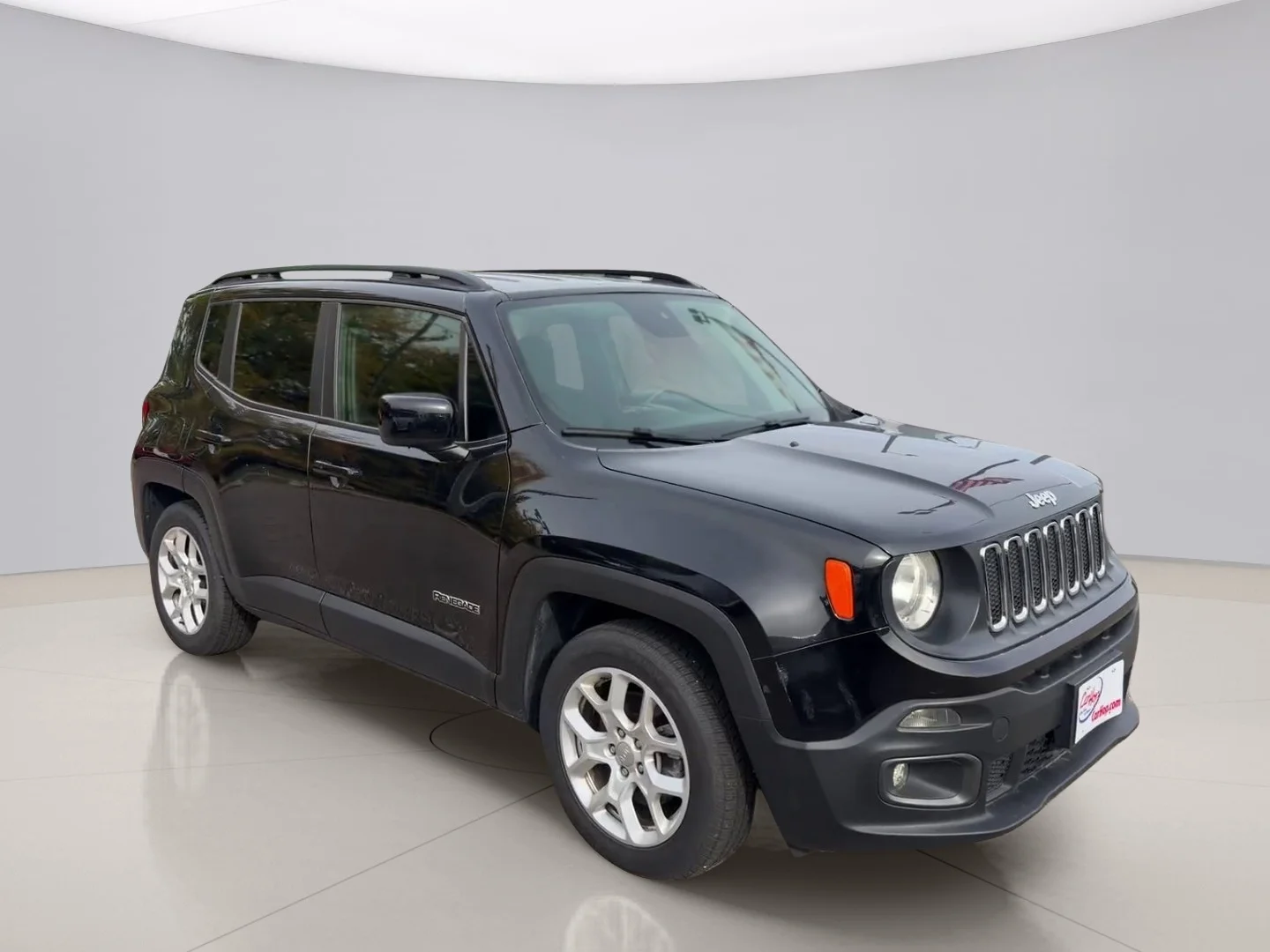 Used 2018 Black Jeep LATITUDE image 7