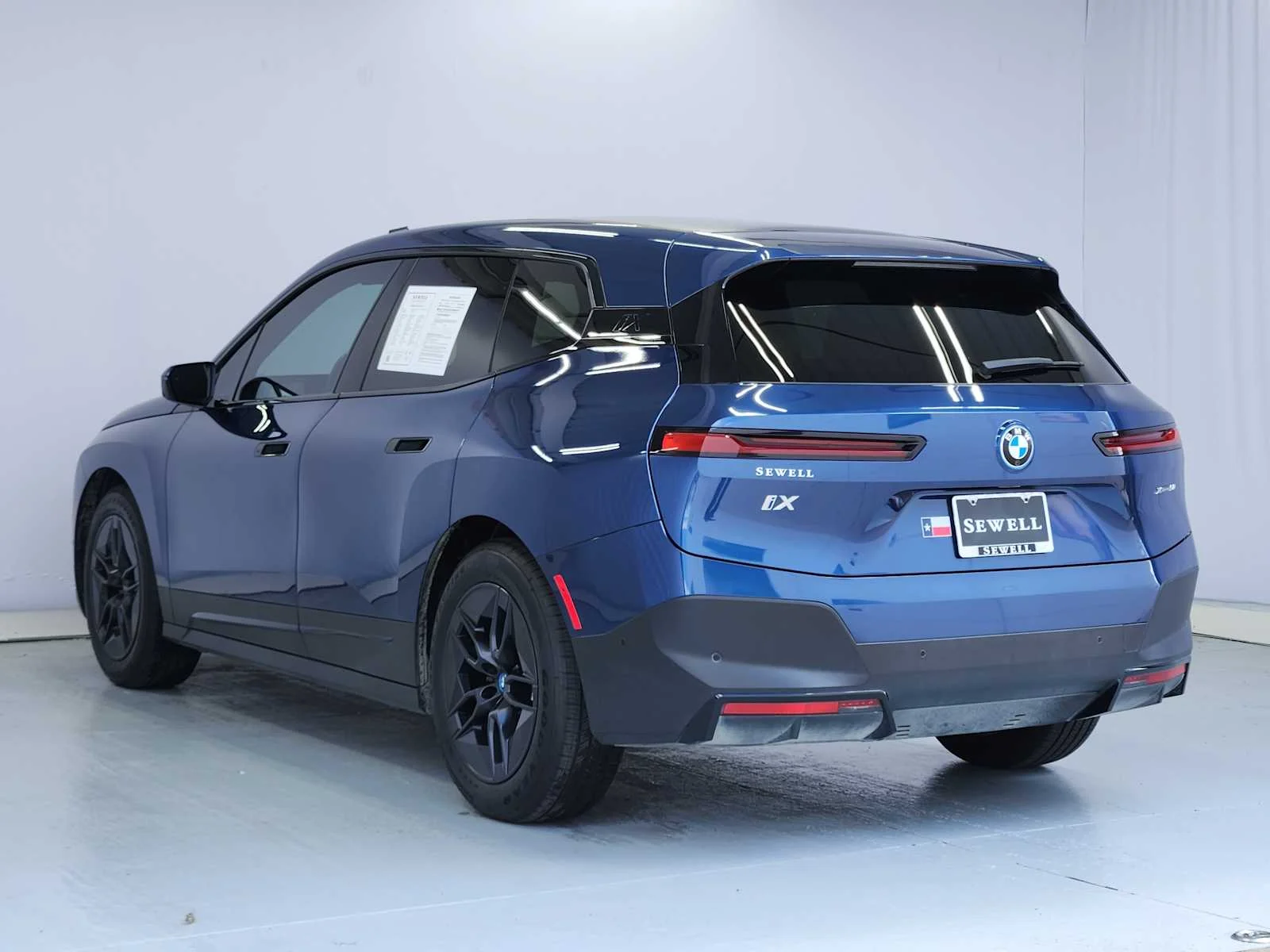 Certified Used 2023 Phytonic Blue Metallic BMW xDrive50 image 3