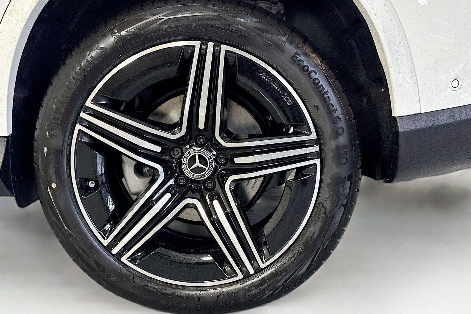 New 2026 Polar White Mercedes-Benz GLC 300 image 29