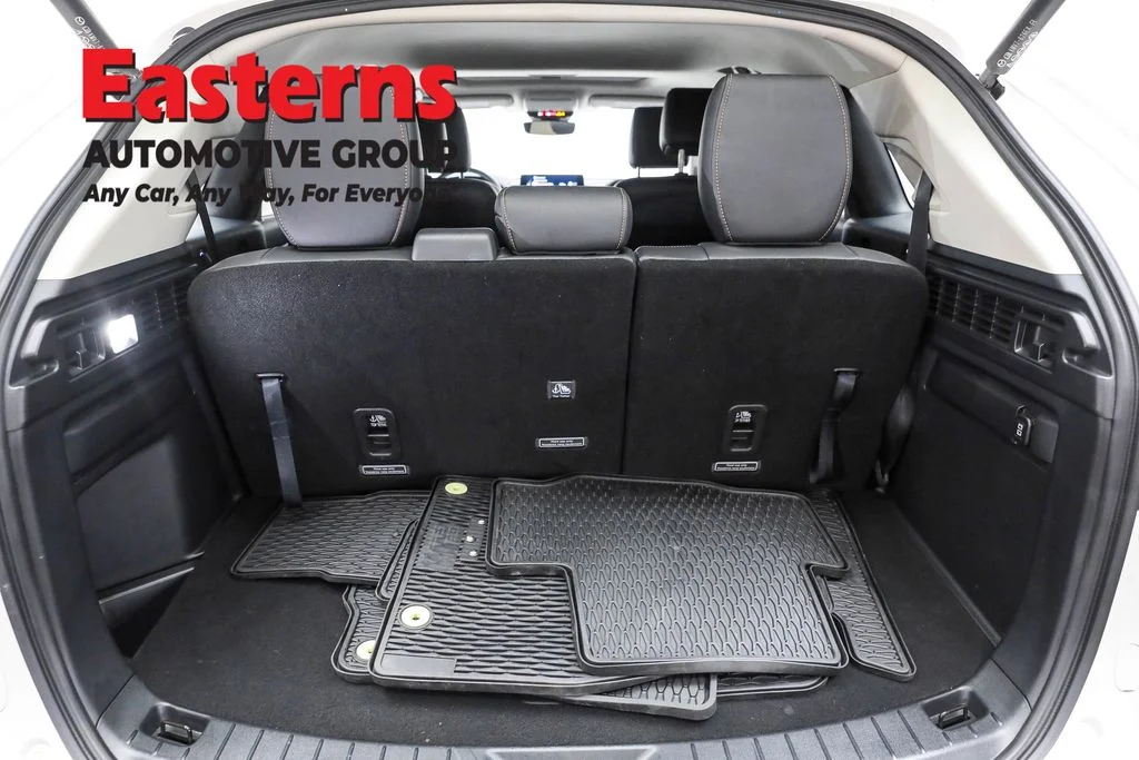 Used 2024 White Mazda Preferred image 9