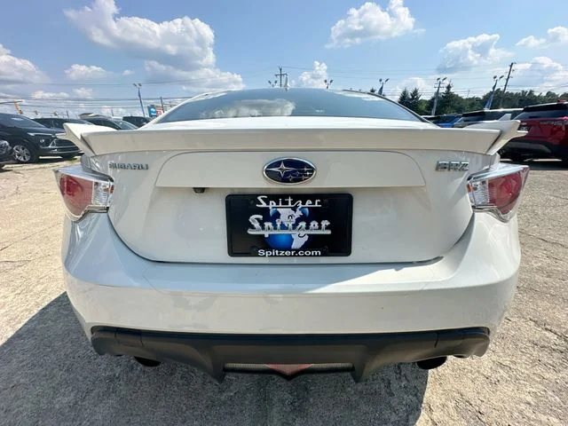 Used 2016 White Subaru Limited image 31