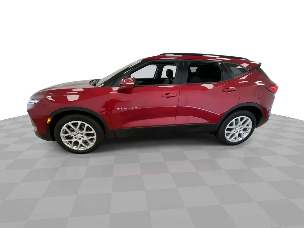 Used 2024 Radiant Red Tintcoat Chevrolet LT image 6
