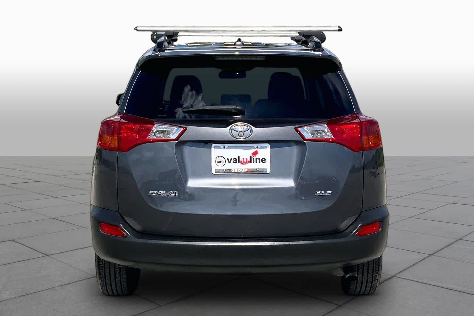 Used 2015 Magnetic Gray Metallic Toyota XLE image 4