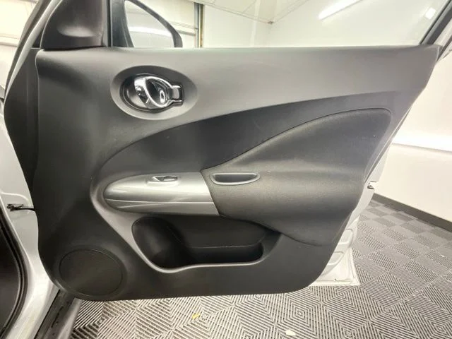 Used 2017 Silver Nissan SV image 7