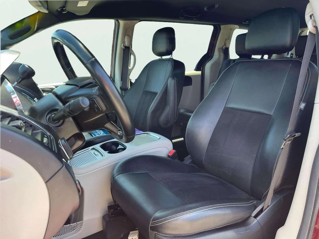 Used 2019 Octane Red Pearlcoat Dodge SXT image 21