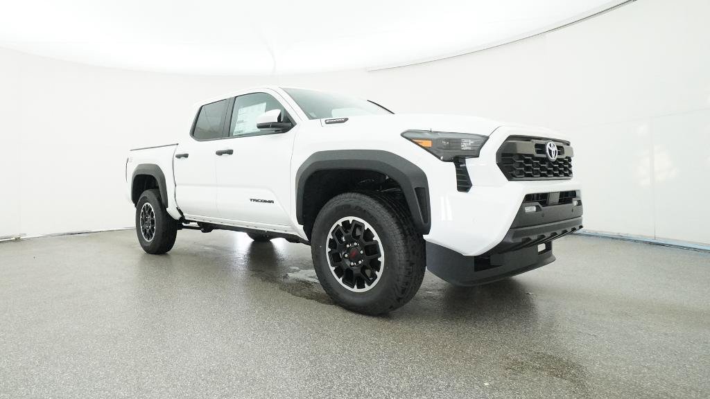 Used 2025 White Toyota  image 30