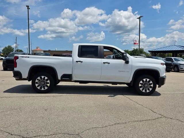 Used 2021 White Chevrolet Custom image 14