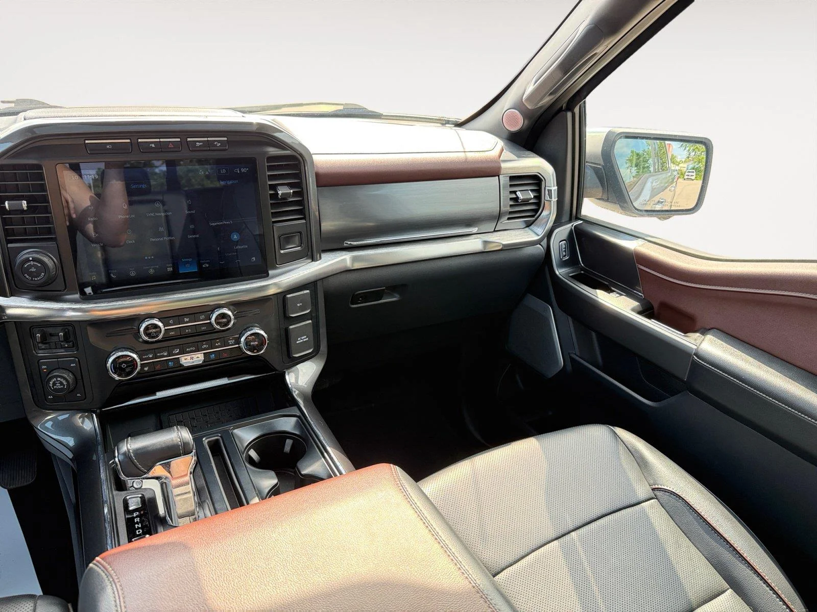 Used 2023 Iconic Silver Ford LARIAT image 12