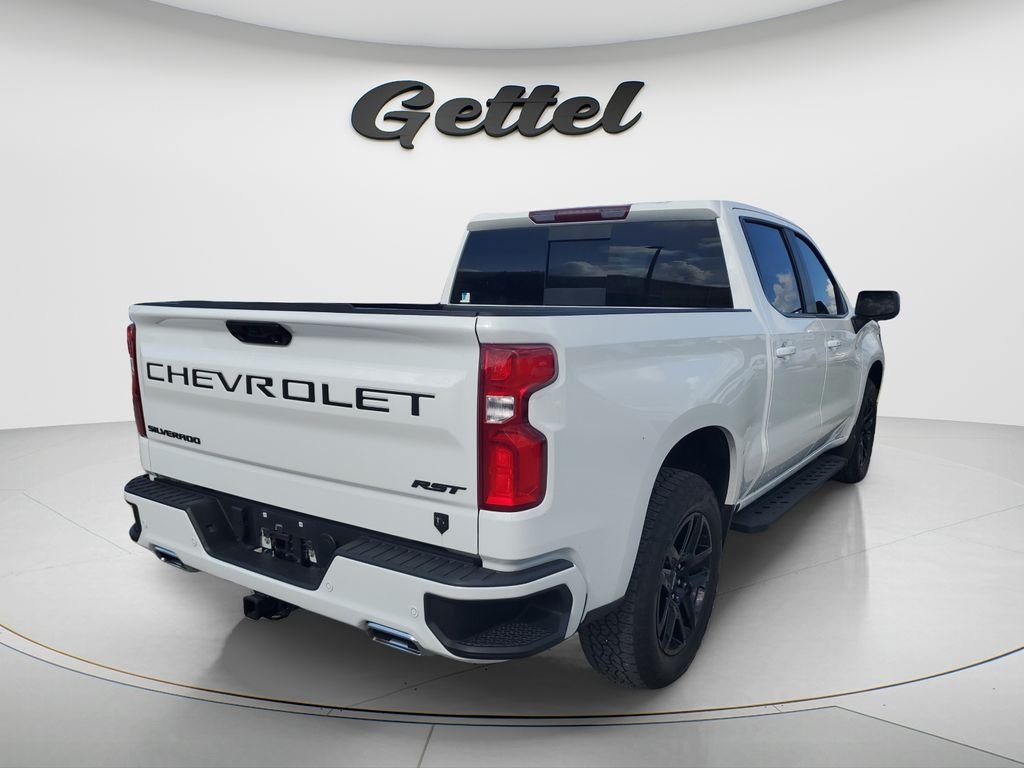 Used 2025 White Chevrolet RST image 3