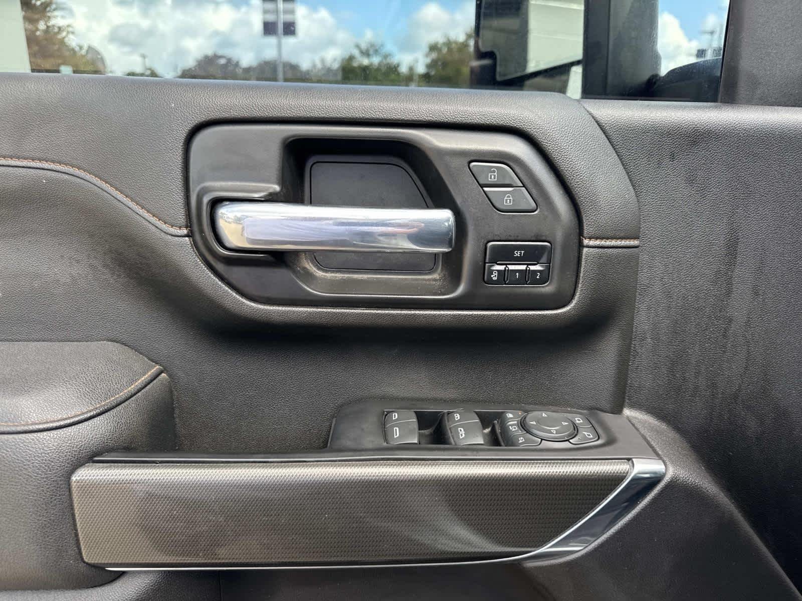 Used 2023 SUMMIT WHITE GMC AT4 image 11
