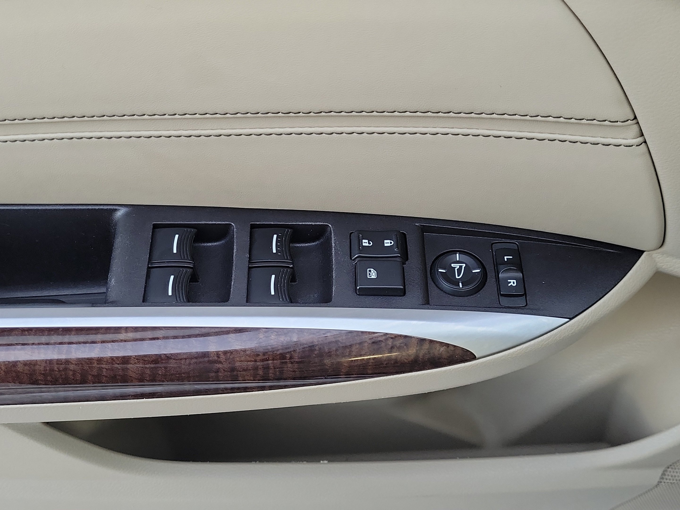 Used 2019 Platinum White Pearl Acura 3.5L Technology Pkg image 29