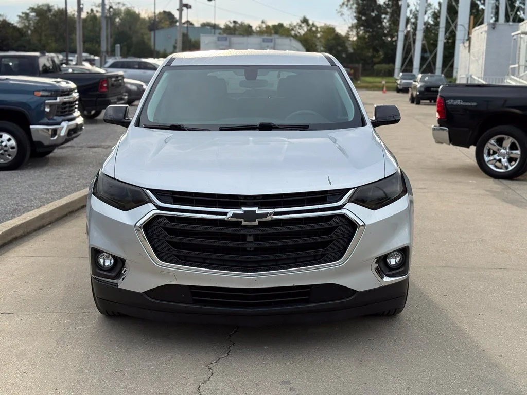 Used 2018 Silver Chevrolet LS image 3