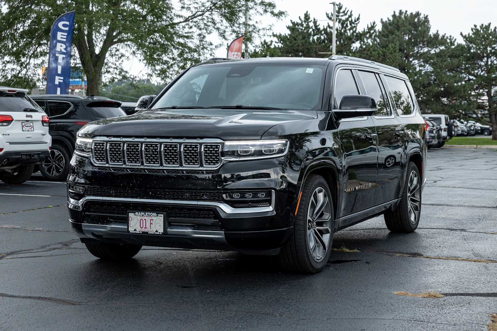 Used 2023 Diamond Black Crystal Pearlcoat Jeep Series III image 3