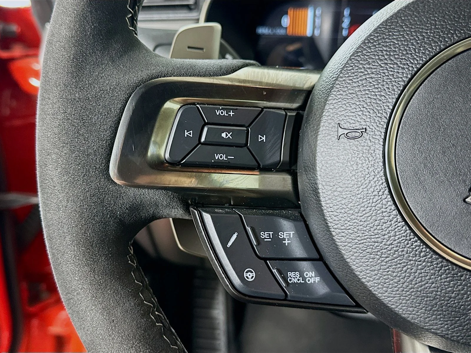 Used 2022 Orange Ford  image 19