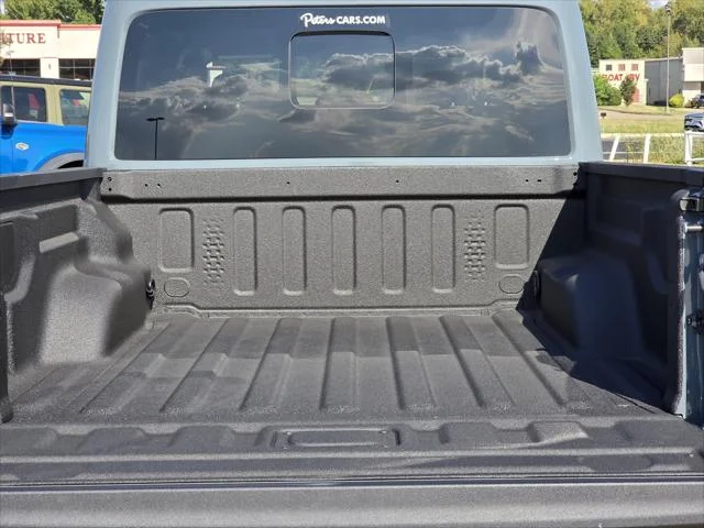 New 2026 Anvil Clear-Coat Exterior Paint Jeep Rubicon image 6