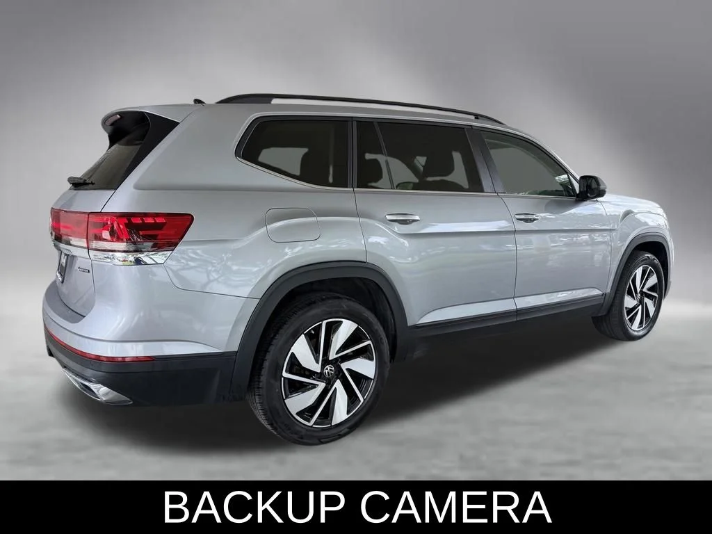 Used 2025 Gray Volkswagen 2.0T SE w/Technology image 4