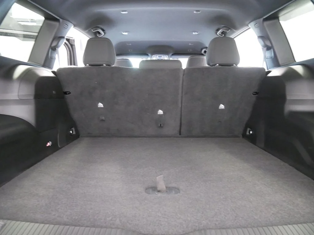 New 2026 Diamond Black Crystal Pearlcoat Jeep Laredo image 14