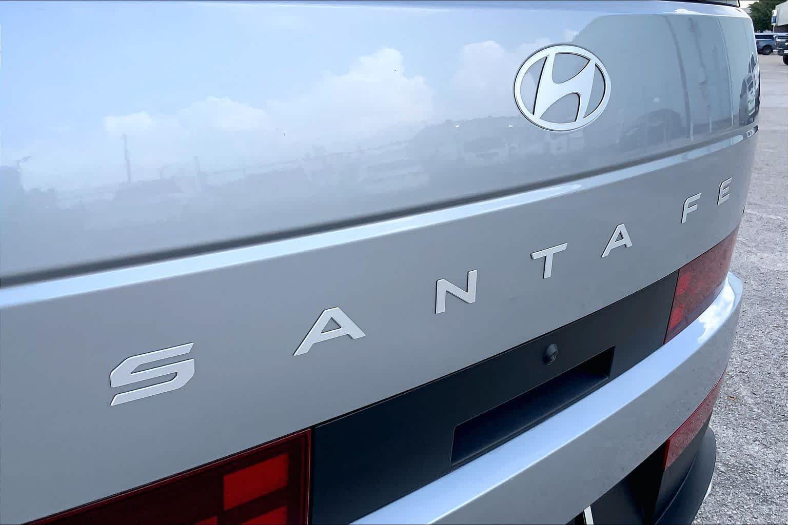 Used 2026 Shimmering Silver Hyundai SEL image 31