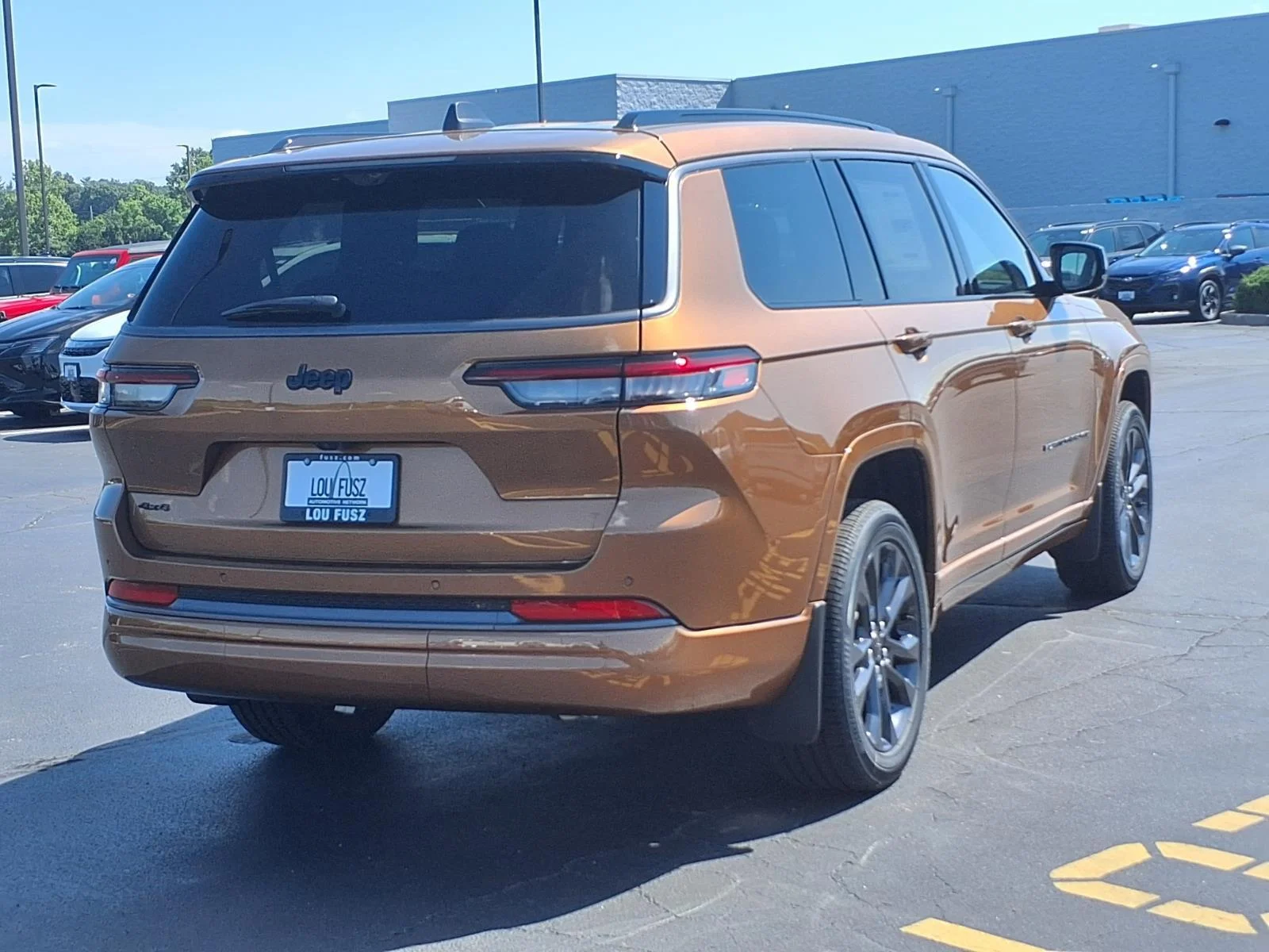 New 2026 Copper Shino Metallic Clear-Coat Exterior Paint Jeep Limited Reserve image 27