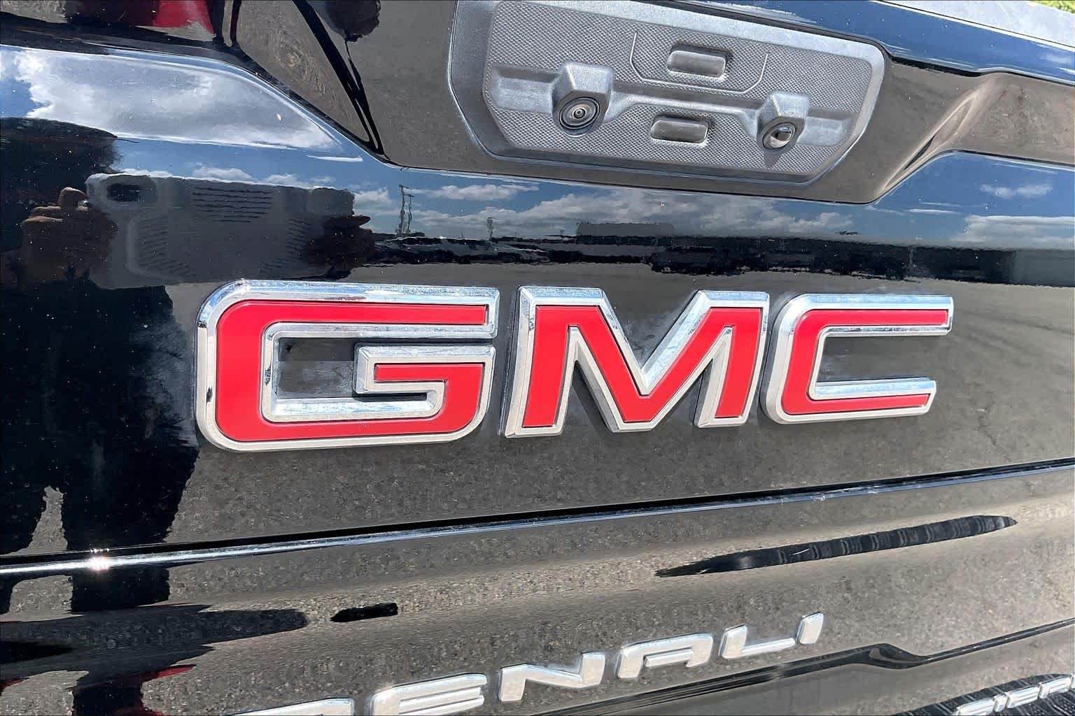 Used 2024 Onyx Black GMC Denali image 31