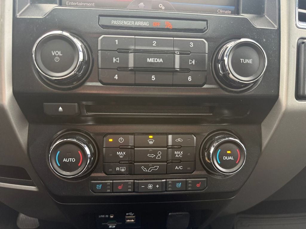 Used 2015 Gray Ford Lariat image 23