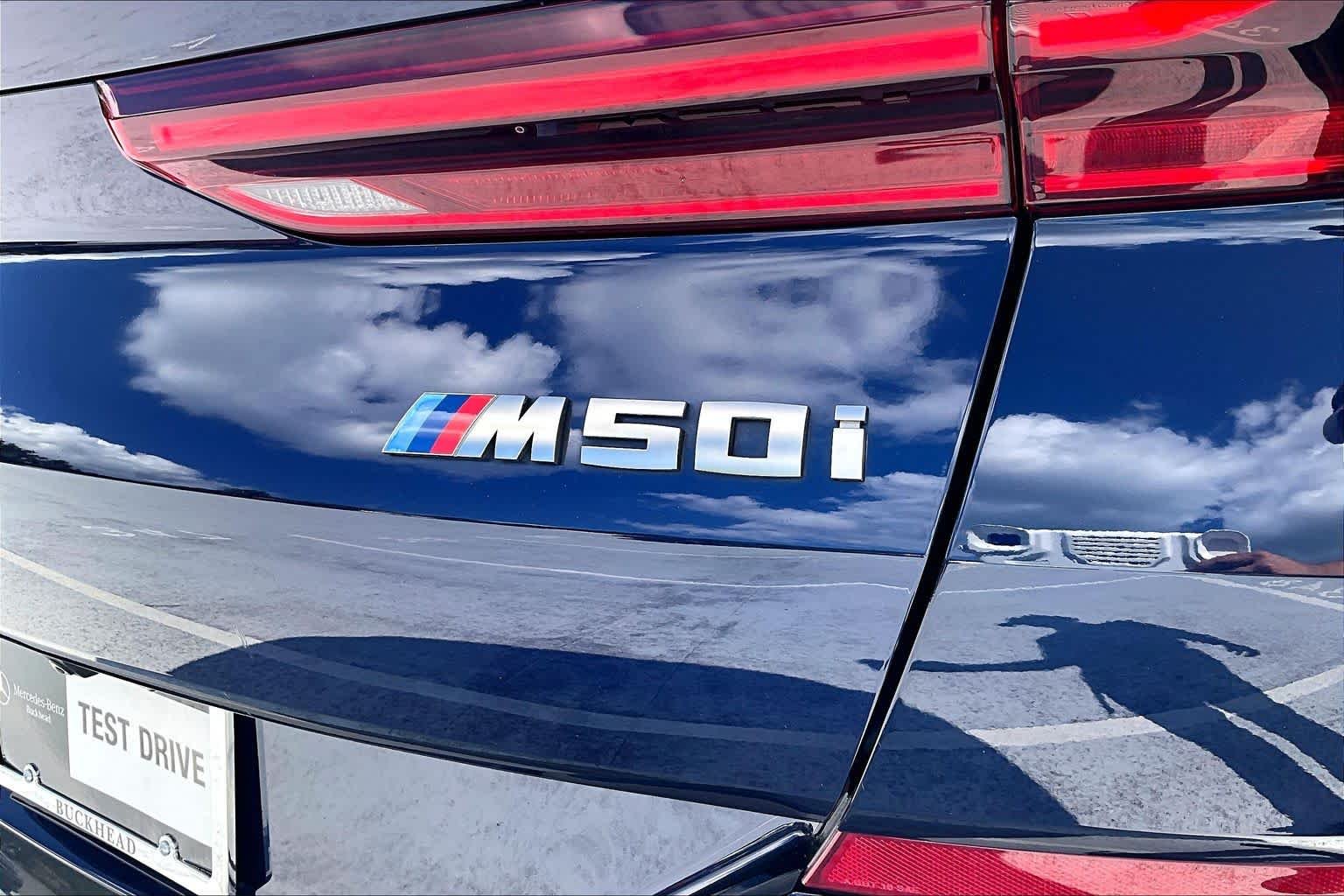 Used 2022 Tanzanite Blue II Metallic BMW M50i image 10
