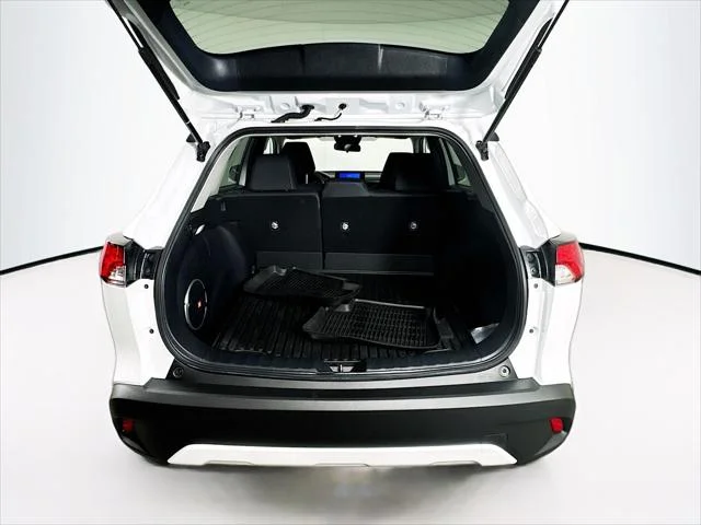 Certified Used 2024 WIND CHILL PEARL Toyota  image 25